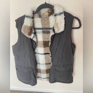 Reversible vest